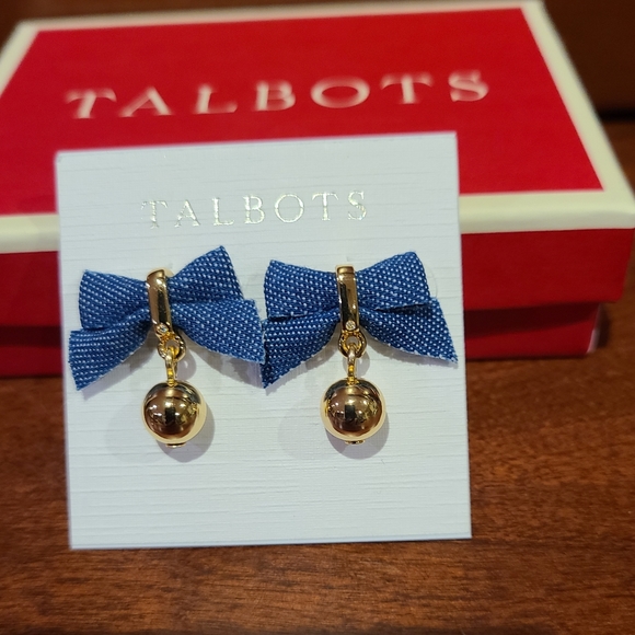 Earrings - Picture 1 of 3